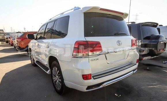Buy Import Toyota Land Cruiser White Car in Import - Dubai in Dushanbe Buy Import Toyota Land Cruiser White Car in Import - Dubai in Dushanbe