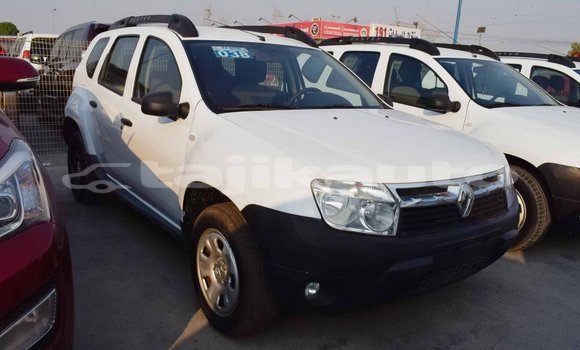 Buy Import Renault Duster White Car in Import - Dubai in Dushanbe