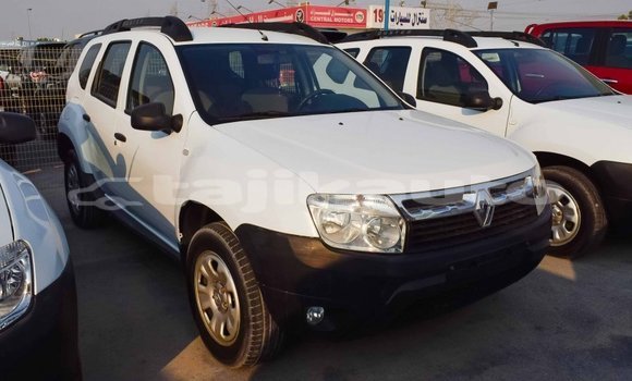 Buy Import Renault Duster White Car in Import - Dubai in Dushanbe