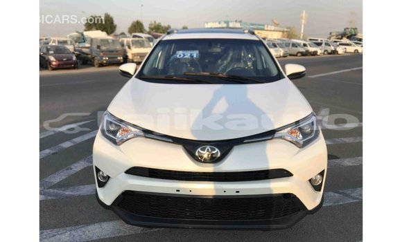Buy Import Toyota 4Runner White Car in Import - Dubai in Dushanbe Buy Import Toyota 4Runner White Car in Import - Dubai in Dushanbe