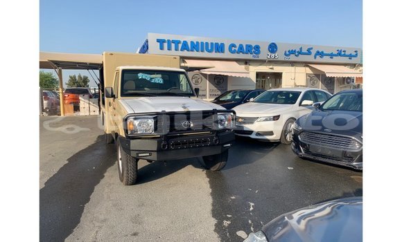 Buy Import Toyota Land Cruiser Beige Car in Import - Dubai in Dushanbe Buy Import Toyota Land Cruiser Beige Car in Import - Dubai in Dushanbe