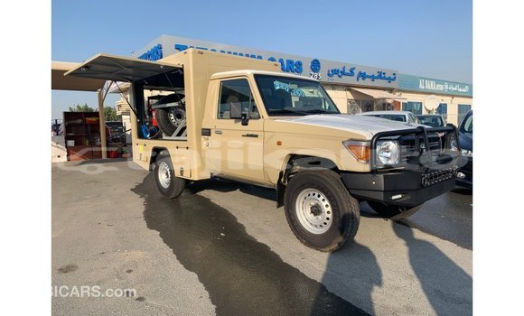 Buy Import Toyota Land Cruiser Beige Car in Import - Dubai in Dushanbe Buy Import Toyota Land Cruiser Beige Car in Import - Dubai in Dushanbe