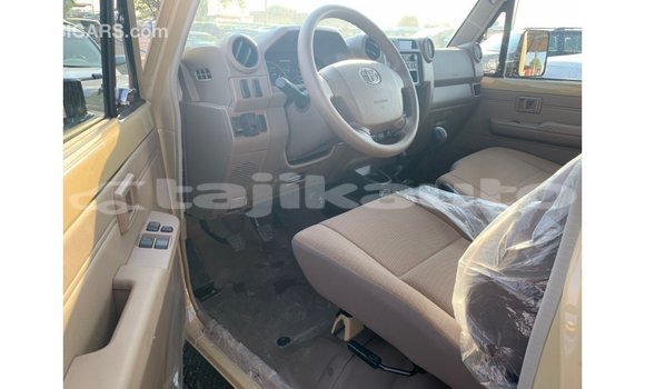Buy Import Toyota Land Cruiser Beige Car in Import - Dubai in Dushanbe Buy Import Toyota Land Cruiser Beige Car in Import - Dubai in Dushanbe