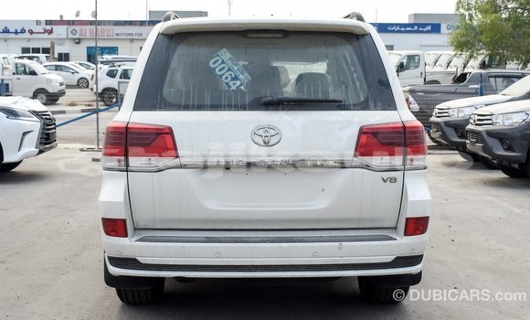 Buy Import Toyota Land Cruiser White Car in Import - Dubai in Dushanbe Buy Import Toyota Land Cruiser White Car in Import - Dubai in Dushanbe
