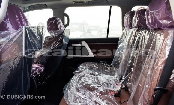 Buy Import Toyota Land Cruiser White Car in Import - Dubai in Dushanbe Buy Import Toyota Land Cruiser White Car in Import - Dubai in Dushanbe