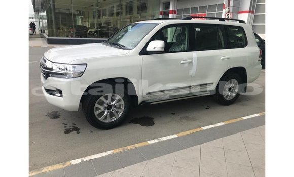 Buy Import Toyota Land Cruiser White Car in Import - Dubai in Dushanbe Buy Import Toyota Land Cruiser White Car in Import - Dubai in Dushanbe