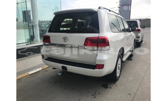 Buy Import Toyota Land Cruiser White Car in Import - Dubai in Dushanbe Buy Import Toyota Land Cruiser White Car in Import - Dubai in Dushanbe
