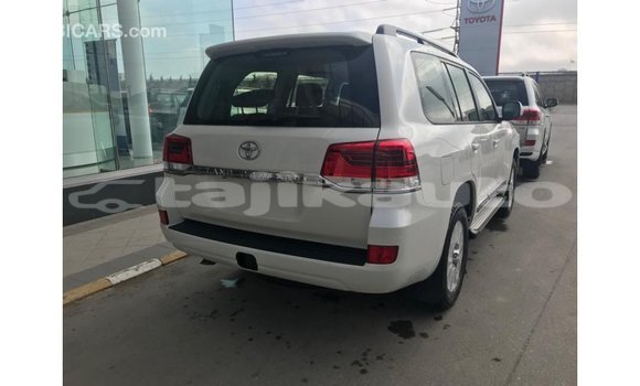 Buy Import Toyota Land Cruiser White Car in Import - Dubai in Dushanbe Buy Import Toyota Land Cruiser White Car in Import - Dubai in Dushanbe