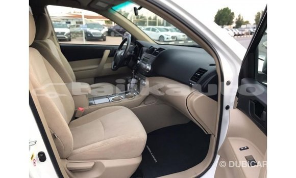 Buy Import Toyota Highlander White Car in Import - Dubai in Dushanbe Buy Import Toyota Highlander White Car in Import - Dubai in Dushanbe