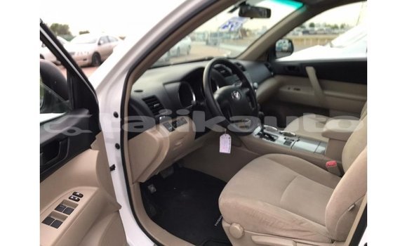 Buy Import Toyota Highlander White Car in Import - Dubai in Dushanbe Buy Import Toyota Highlander White Car in Import - Dubai in Dushanbe
