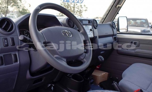 Buy Import Toyota Land Cruiser White Car in Import - Dubai in Dushanbe Buy Import Toyota Land Cruiser White Car in Import - Dubai in Dushanbe