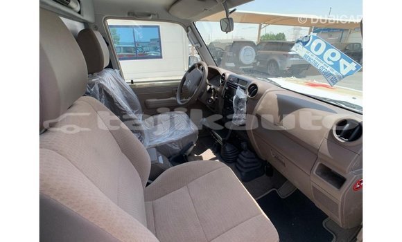 Buy Import Toyota Land Cruiser Beige Car in Import - Dubai in Dushanbe Buy Import Toyota Land Cruiser Beige Car in Import - Dubai in Dushanbe
