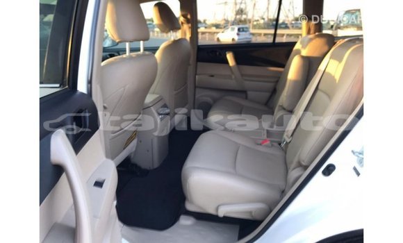Buy Import Toyota Highlander White Car in Import - Dubai in Dushanbe Buy Import Toyota Highlander White Car in Import - Dubai in Dushanbe