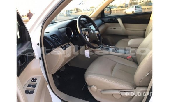 Buy Import Toyota Highlander White Car in Import - Dubai in Dushanbe Buy Import Toyota Highlander White Car in Import - Dubai in Dushanbe