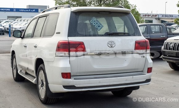 Buy Import Toyota Land Cruiser White Car in Import - Dubai in Dushanbe Buy Import Toyota Land Cruiser White Car in Import - Dubai in Dushanbe