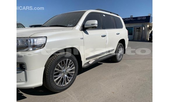 Buy Import Toyota Land Cruiser White Car in Import - Dubai in Dushanbe Buy Import Toyota Land Cruiser White Car in Import - Dubai in Dushanbe
