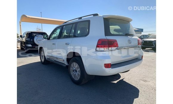 Buy Import Toyota Land Cruiser White Car in Import - Dubai in Dushanbe Buy Import Toyota Land Cruiser White Car in Import - Dubai in Dushanbe