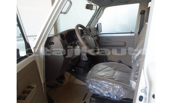 Buy Import Toyota Land Cruiser White Car in Import - Dubai in Dushanbe Buy Import Toyota Land Cruiser White Car in Import - Dubai in Dushanbe
