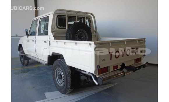 Buy Import Toyota Land Cruiser White Car in Import - Dubai in Dushanbe Buy Import Toyota Land Cruiser White Car in Import - Dubai in Dushanbe