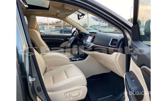 Buy Import Toyota Highlander Green Car in Import - Dubai in Dushanbe Buy Import Toyota Highlander Green Car in Import - Dubai in Dushanbe