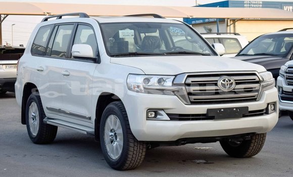 Buy Import Toyota Land Cruiser White Car in Import - Dubai in Dushanbe Buy Import Toyota Land Cruiser White Car in Import - Dubai in Dushanbe