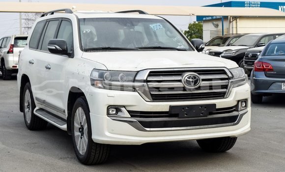 Buy Import Toyota Land Cruiser White Car in Import - Dubai in Dushanbe Buy Import Toyota Land Cruiser White Car in Import - Dubai in Dushanbe
