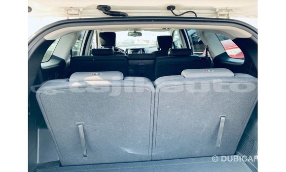 Buy Import Hyundai Santa Fe White Car in Import - Dubai in Dushanbe Buy Import Hyundai Santa Fe White Car in Import - Dubai in Dushanbe