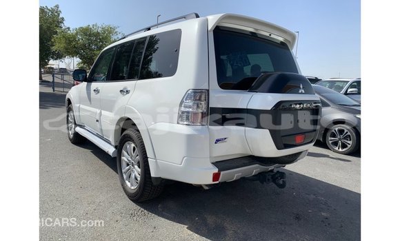 Buy Import Mitsubishi Pajero White Car in Import - Dubai in Dushanbe Buy Import Mitsubishi Pajero White Car in Import - Dubai in Dushanbe