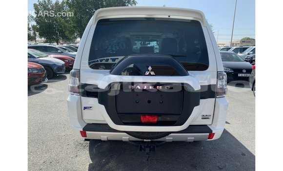 Buy Import Mitsubishi Pajero White Car in Import - Dubai in Dushanbe Buy Import Mitsubishi Pajero White Car in Import - Dubai in Dushanbe