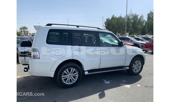 Buy Import Mitsubishi Pajero White Car in Import - Dubai in Dushanbe Buy Import Mitsubishi Pajero White Car in Import - Dubai in Dushanbe
