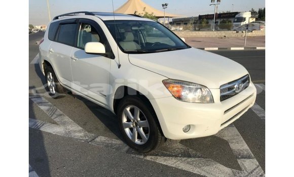 Buy Import Toyota 4Runner White Car in Import - Dubai in Dushanbe Buy Import Toyota 4Runner White Car in Import - Dubai in Dushanbe