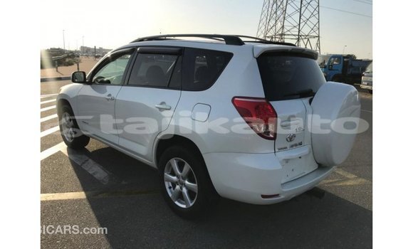 Buy Import Toyota 4Runner White Car in Import - Dubai in Dushanbe Buy Import Toyota 4Runner White Car in Import - Dubai in Dushanbe
