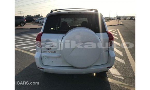 Buy Import Toyota 4Runner White Car in Import - Dubai in Dushanbe Buy Import Toyota 4Runner White Car in Import - Dubai in Dushanbe