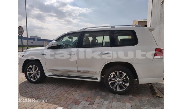 Buy Import Toyota Land Cruiser White Car in Import - Dubai in Dushanbe Buy Import Toyota Land Cruiser White Car in Import - Dubai in Dushanbe