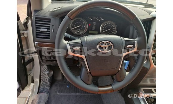Buy Import Toyota Land Cruiser White Car in Import - Dubai in Dushanbe Buy Import Toyota Land Cruiser White Car in Import - Dubai in Dushanbe