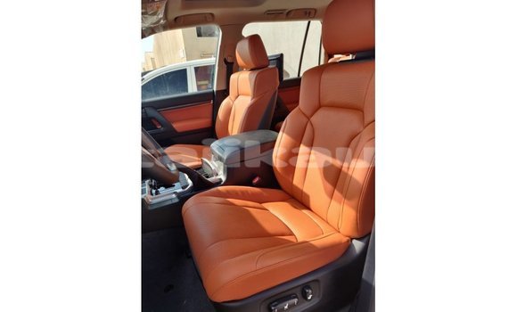 Buy Import Toyota Land Cruiser White Car in Import - Dubai in Dushanbe Buy Import Toyota Land Cruiser White Car in Import - Dubai in Dushanbe