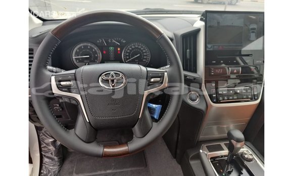Buy Import Toyota Land Cruiser White Car in Import - Dubai in Dushanbe Buy Import Toyota Land Cruiser White Car in Import - Dubai in Dushanbe