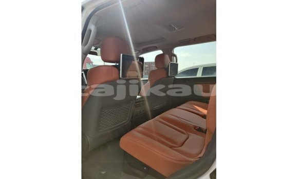 Buy Import Toyota Land Cruiser White Car in Import - Dubai in Dushanbe Buy Import Toyota Land Cruiser White Car in Import - Dubai in Dushanbe