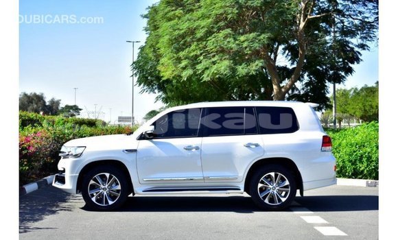 Buy Import Toyota Land Cruiser White Car in Import - Dubai in Dushanbe Buy Import Toyota Land Cruiser White Car in Import - Dubai in Dushanbe