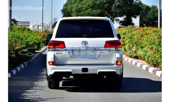Buy Import Toyota Land Cruiser White Car in Import - Dubai in Dushanbe Buy Import Toyota Land Cruiser White Car in Import - Dubai in Dushanbe