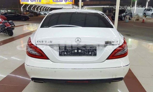 Buy Import Mercedes-Benz 190 (W201) White Car in Import - Dubai in Dushanbe Buy Import Mercedes-Benz 190 (W201) White Car in Import - Dubai in Dushanbe