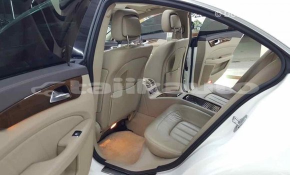 Buy Import Mercedes-Benz 190 (W201) White Car in Import - Dubai in Dushanbe