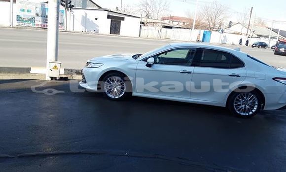 Buy Used Toyota Camry White Car in Dushanbe in Dushanbe Buy Used Toyota Camry White Car in Dushanbe in Dushanbe