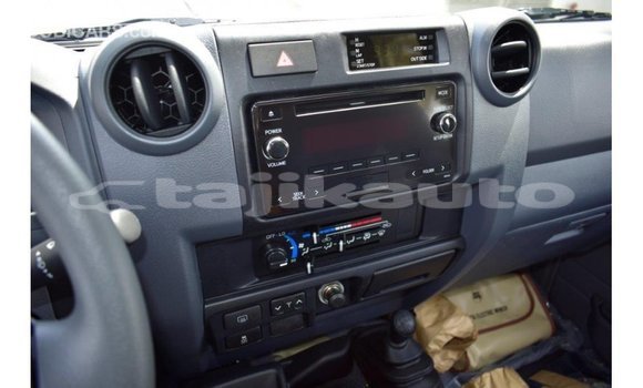Buy Import Toyota Land Cruiser Beige Car in Import - Dubai in Dushanbe Buy Import Toyota Land Cruiser Beige Car in Import - Dubai in Dushanbe