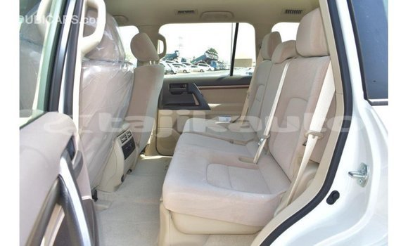 Buy Import Toyota Land Cruiser White Car in Import - Dubai in Dushanbe Buy Import Toyota Land Cruiser White Car in Import - Dubai in Dushanbe