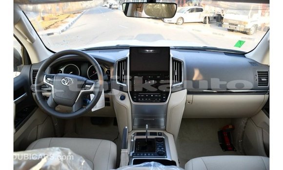 Buy Import Toyota Land Cruiser White Car in Import - Dubai in Dushanbe Buy Import Toyota Land Cruiser White Car in Import - Dubai in Dushanbe