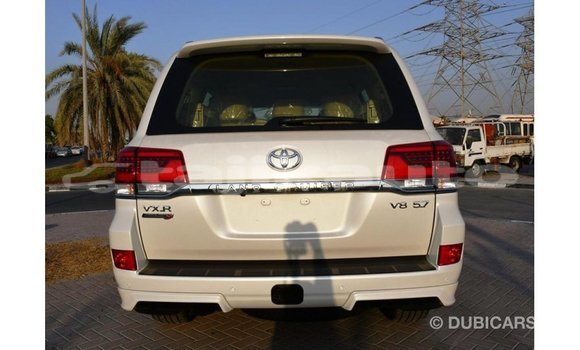 Buy Import Toyota Land Cruiser White Car in Import - Dubai in Dushanbe Buy Import Toyota Land Cruiser White Car in Import - Dubai in Dushanbe