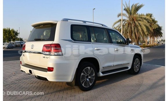 Buy Import Toyota Land Cruiser White Car in Import - Dubai in Dushanbe Buy Import Toyota Land Cruiser White Car in Import - Dubai in Dushanbe