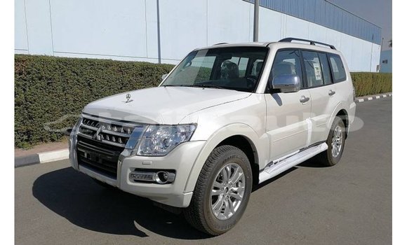 Buy Import Mitsubishi Pajero White Car in Import - Dubai in Dushanbe Buy Import Mitsubishi Pajero White Car in Import - Dubai in Dushanbe