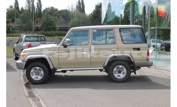 Buy Import Toyota Land Cruiser Beige Car in Import - Dubai in Dushanbe Buy Import Toyota Land Cruiser Beige Car in Import - Dubai in Dushanbe